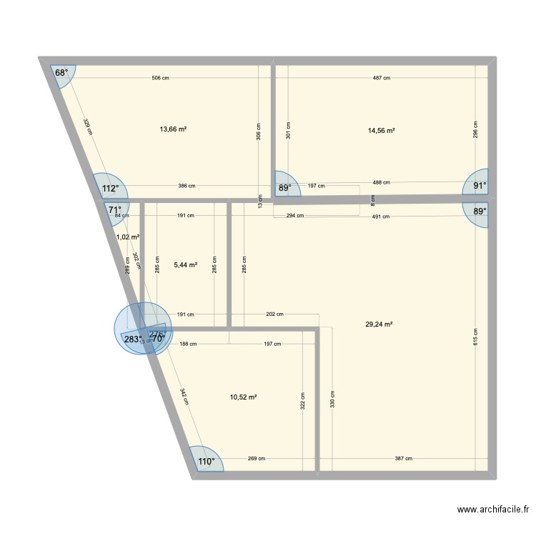 ROYAL 1. Plan de 6 pièces et 74 m2