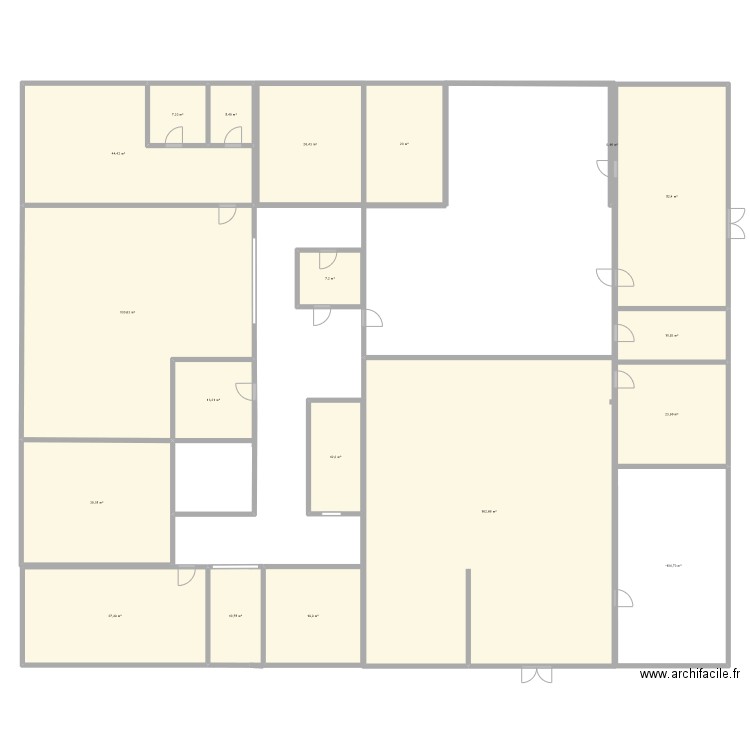 plan. Plan de 19 pièces et 640 m2