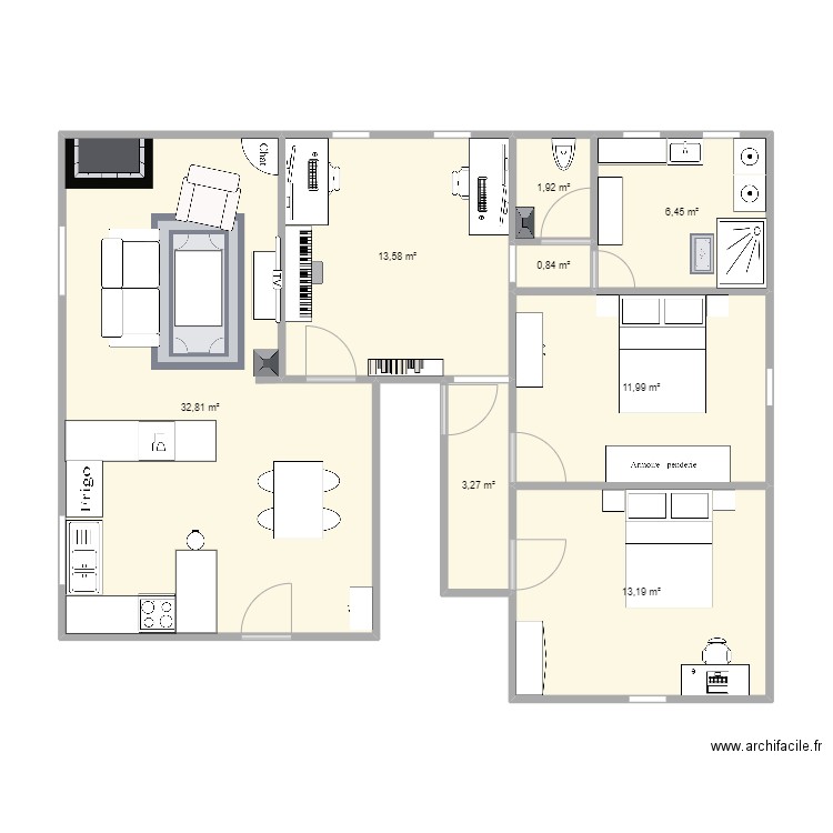 maison. Plan de 8 pièces et 84 m2