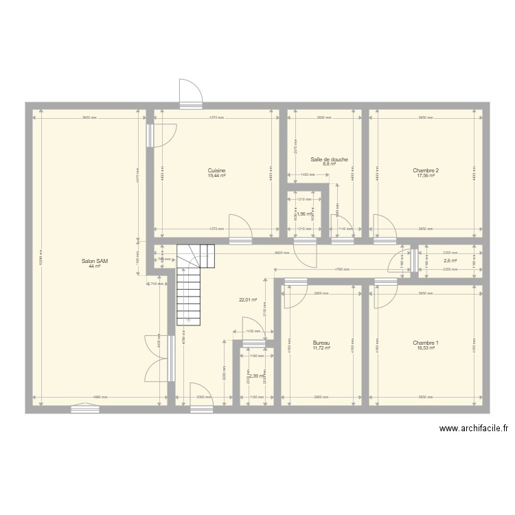 Maison projet. Plan de 10 pièces et 147 m2