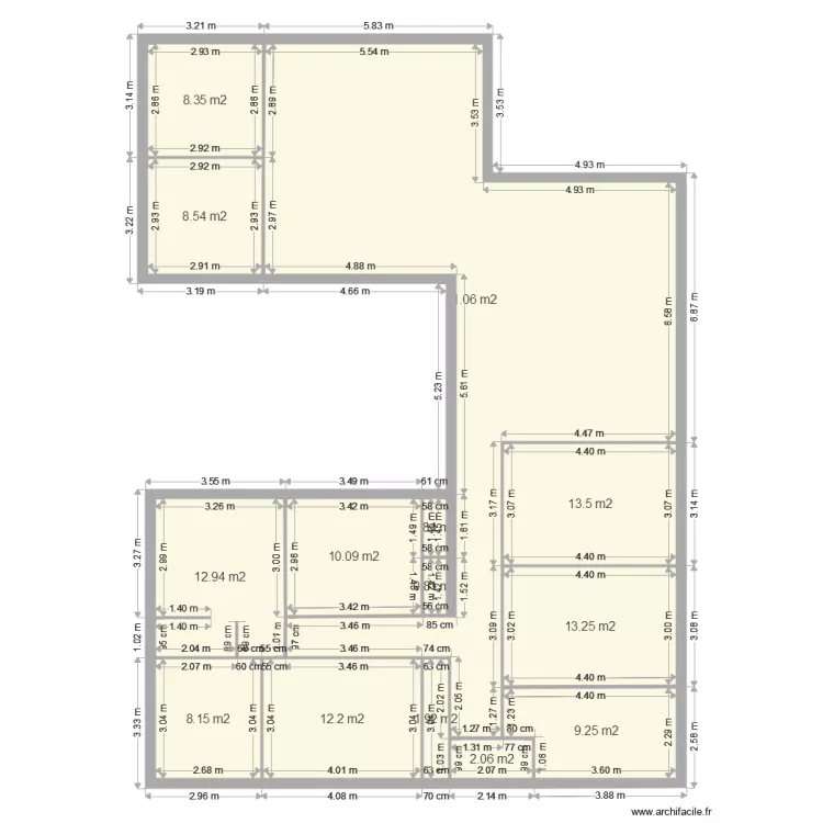 Maison en U 5 chambres. Plan de 