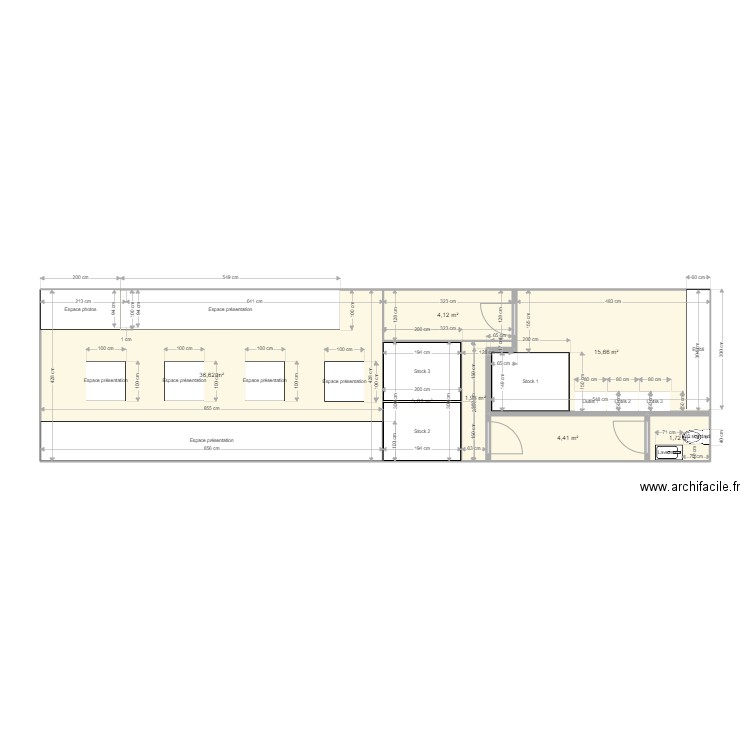 Local avec cloison . Plan de 0 pièce et 0 m2