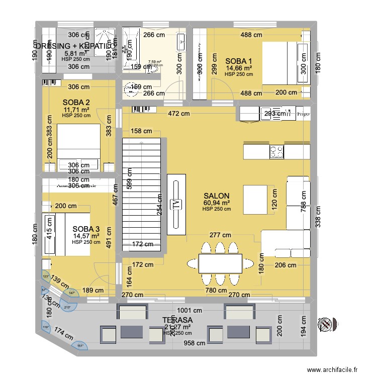 plan Appartement lokal. Plan de 7 pièces et 137 m2