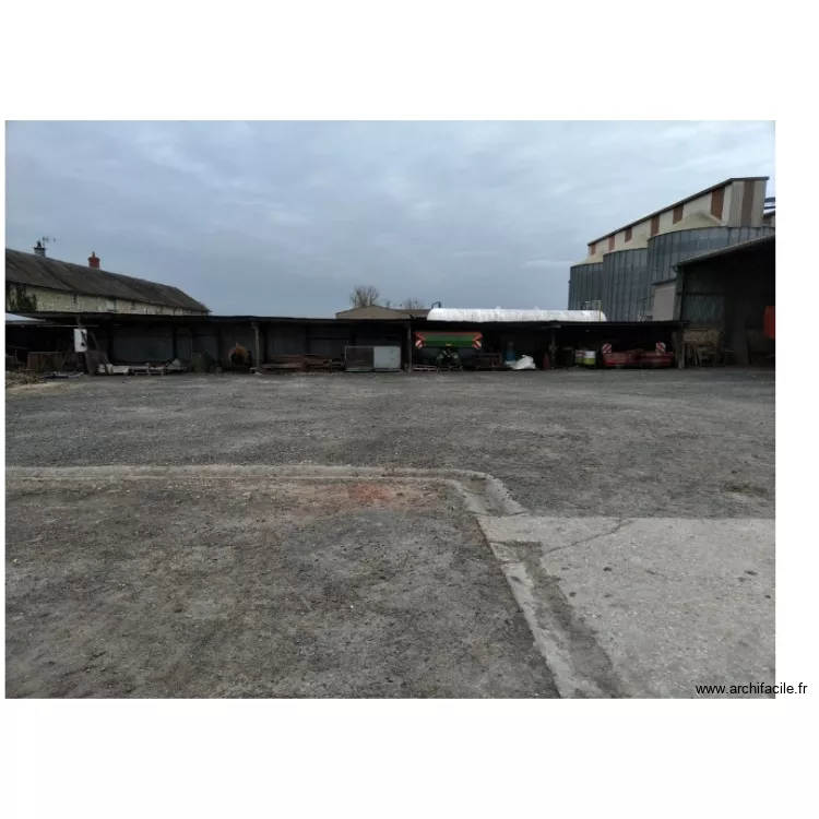 cour de ferme. Plan de 