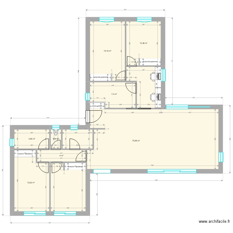 Palasca 2. Plan de 8 pièces et 131 m2