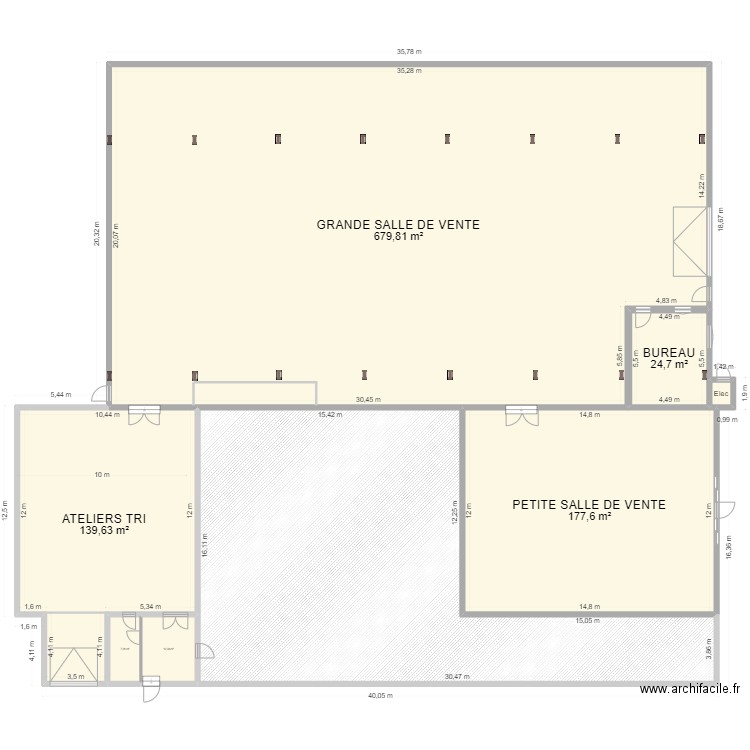 ENSEMBLE V1g. Plan de 8 pièces et 1349 m2