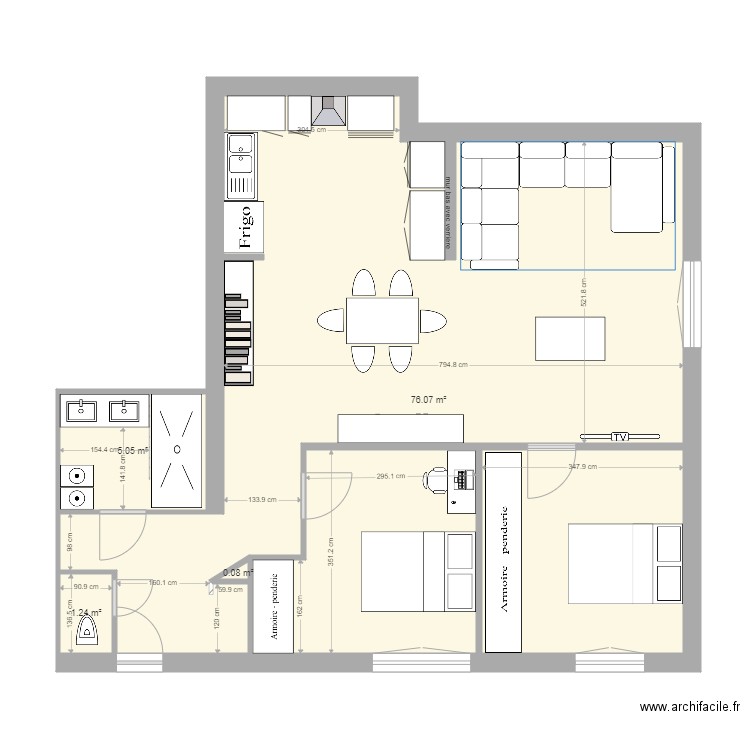 ROMAN R+1 un. Plan de 4 pièces et 82 m2