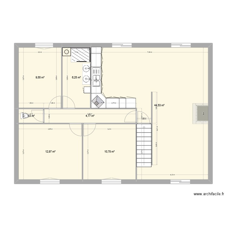 trugalle 2023 avec escalier. Plan de 7 pièces et 90 m2