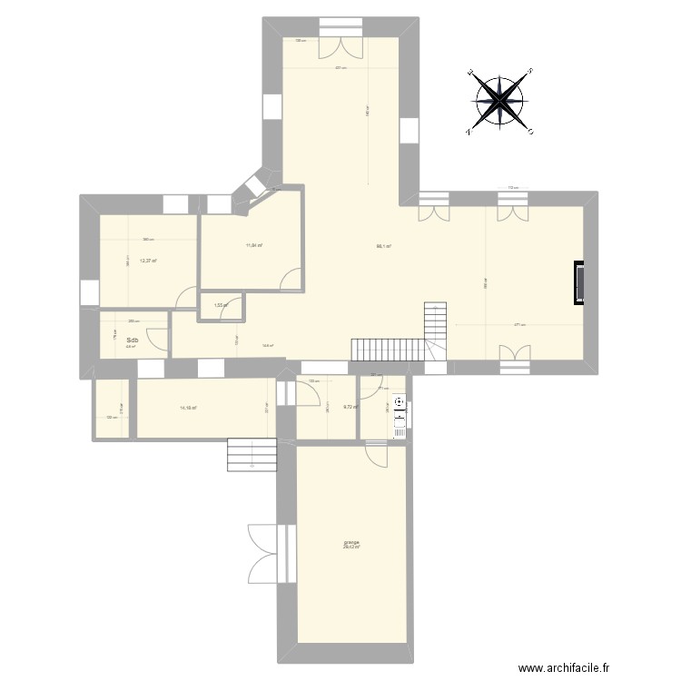 Branceilles 12. Plan de 7 pièces et 177 m2