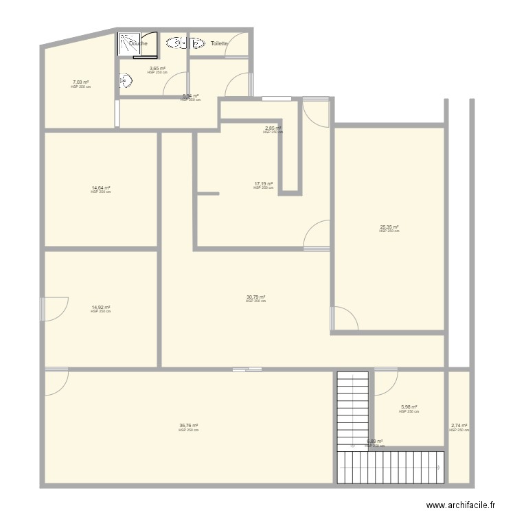 Maison. Plan de 15 pièces et 177 m2