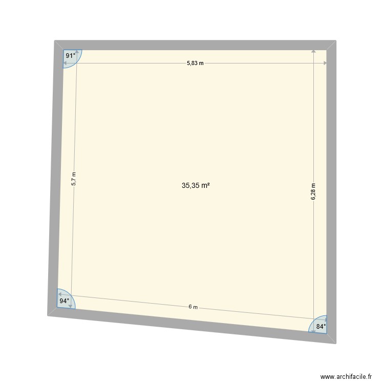 terrasse cote rèel. Plan de 1 pièce et 35 m2