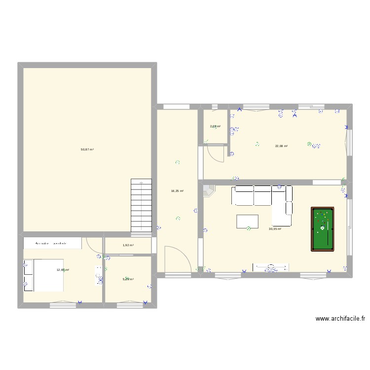 RDC . Plan de 8 pièces et 141 m2