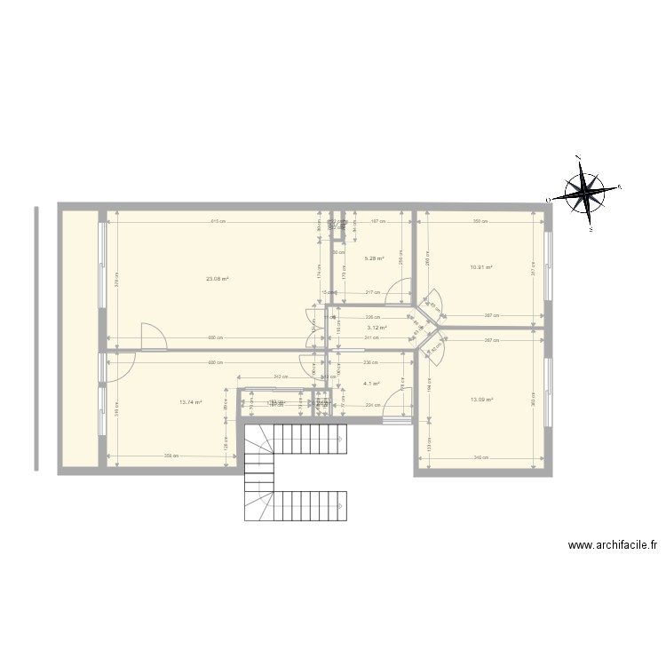 ancora 1ero camara. Plan de 11 pièces et 82 m2