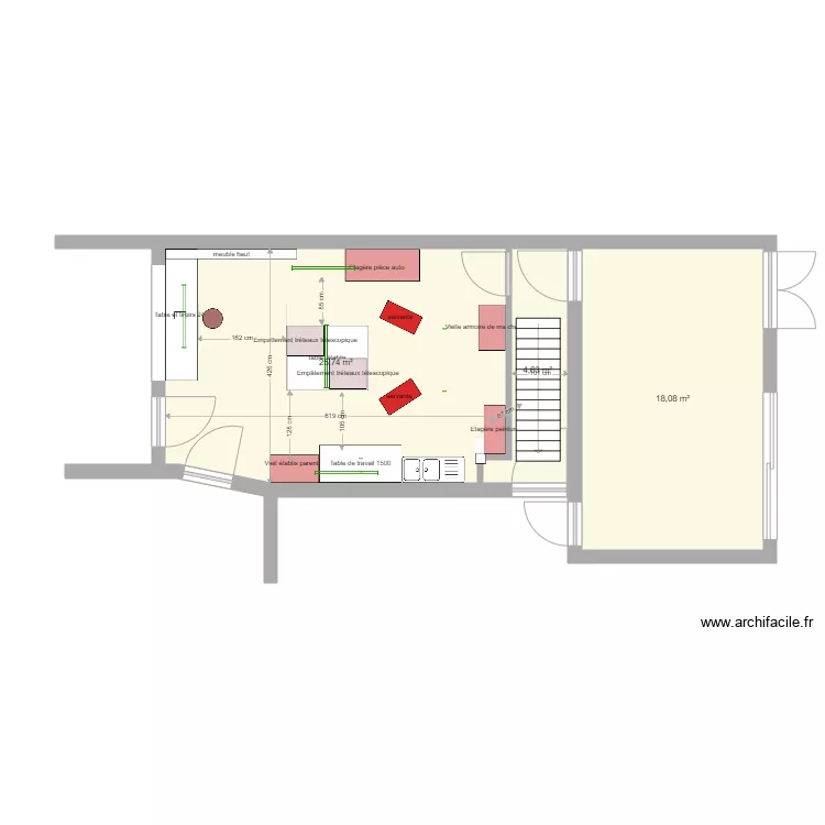 Am&eacute;nagement Atelier avec cloisonnement. Plan de 