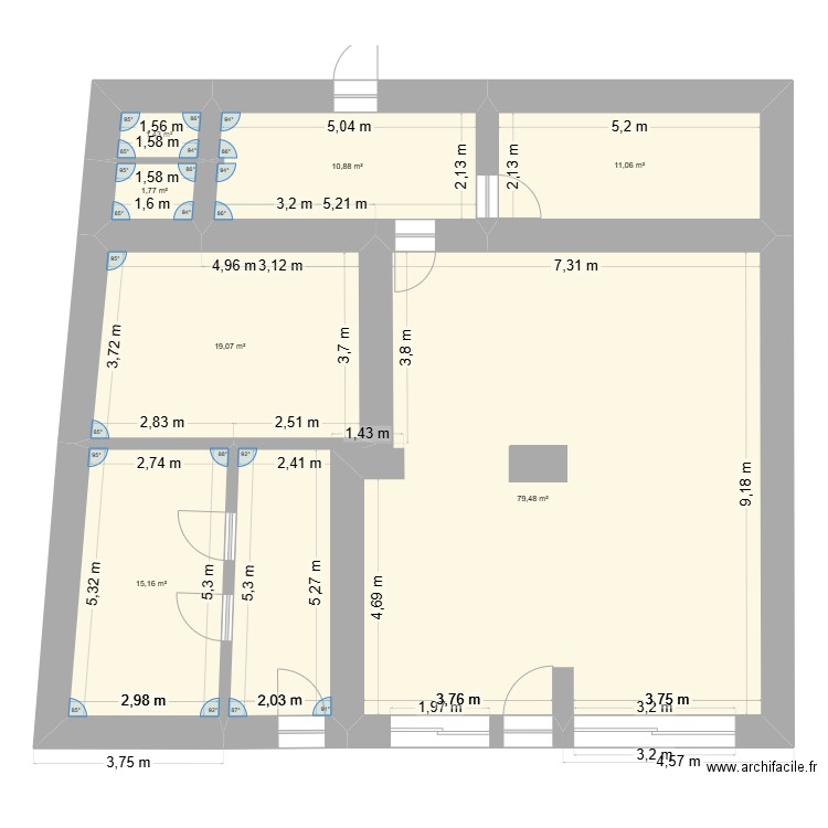 rdc. Plan de 7 pièces et 139 m2