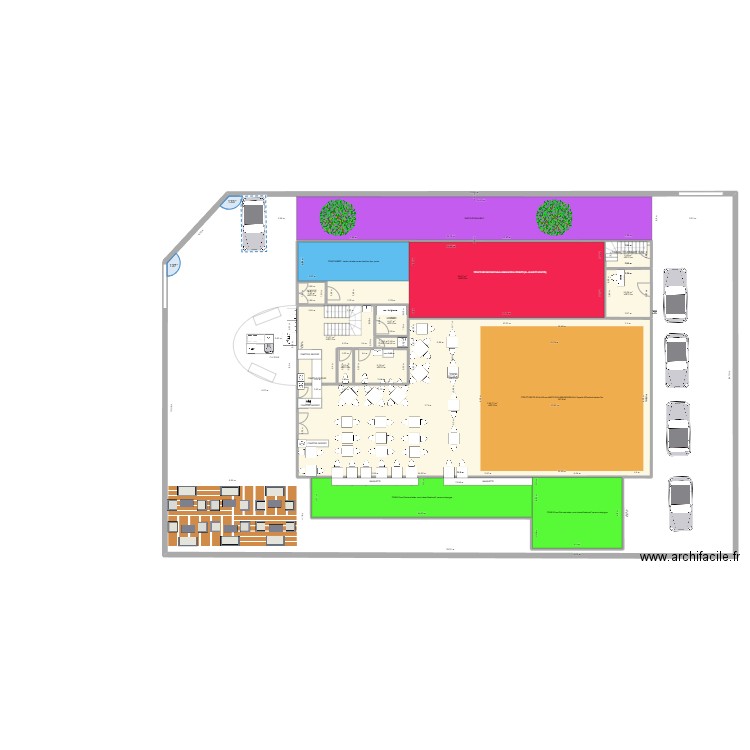 LOCAL TRIANGLE. Plan de 17 pièces et 2576 m2