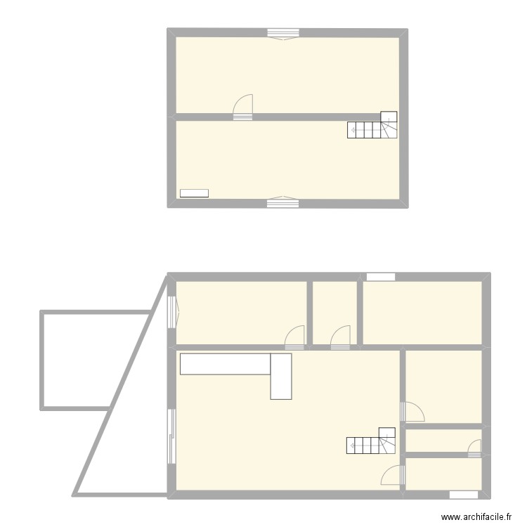 7922 RDC. Plan de 7 pièces et 92 m2