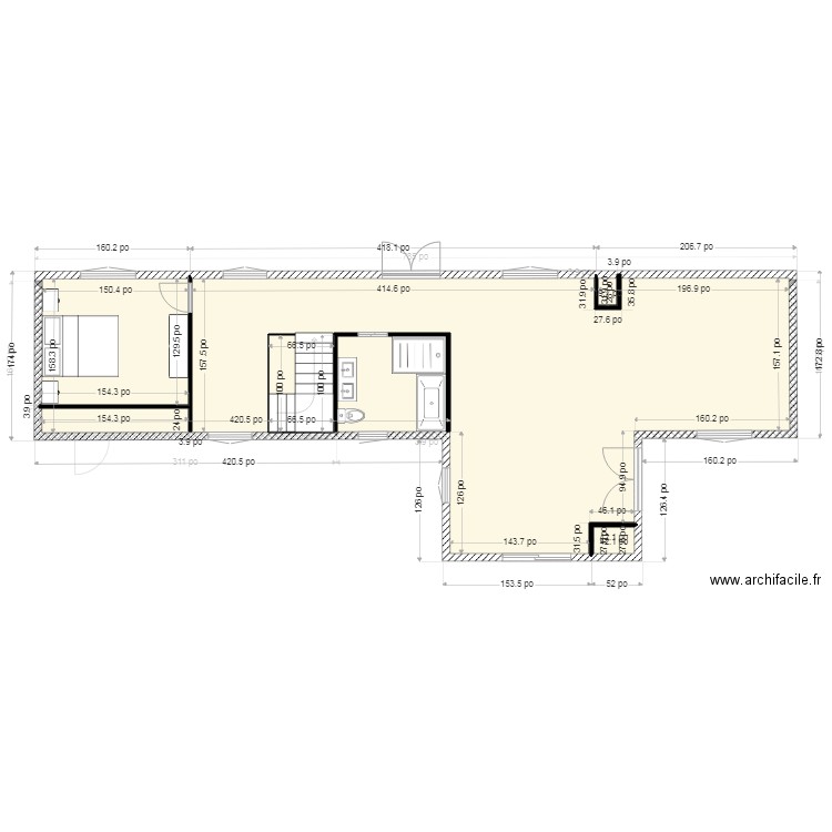 ss sans divisions avec fenetres et escalier placés. Plan de 0 pièce et 0 m2