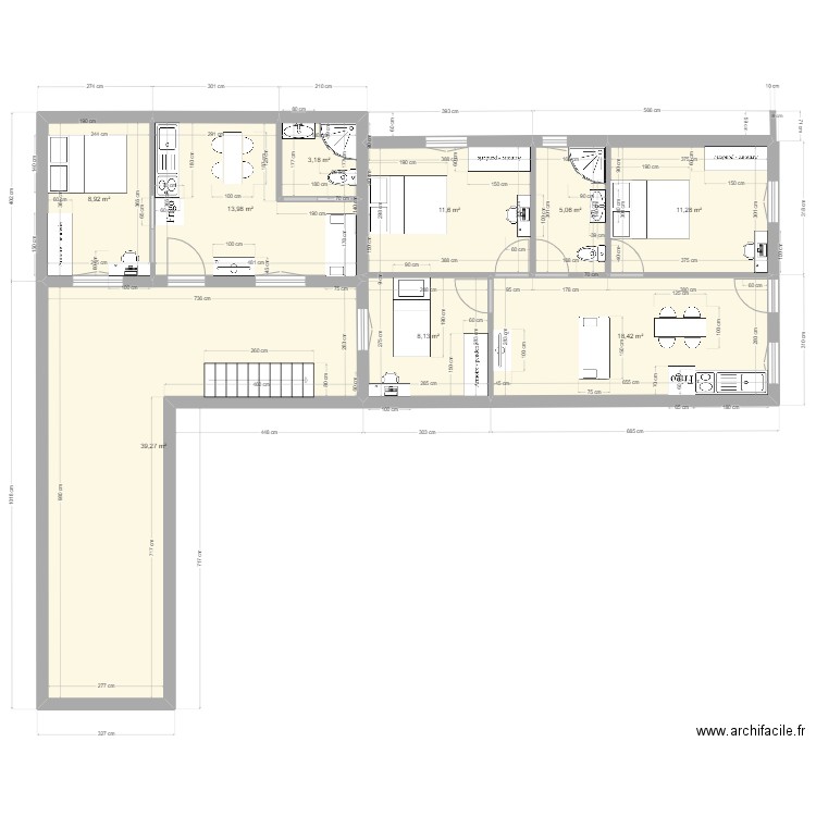 Plan complet R do outeiro N7. Plan de 20 pièces et 242 m2