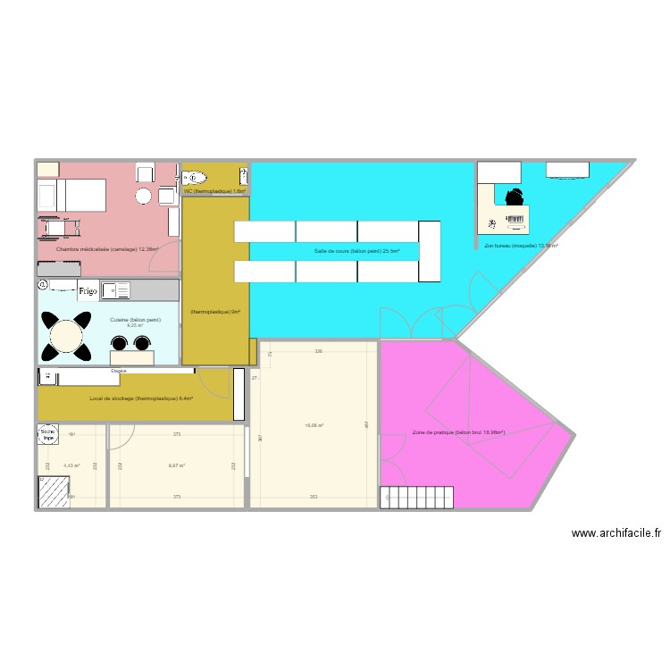 Salle de formation EFA. Plan de 9 pièces et 128 m2