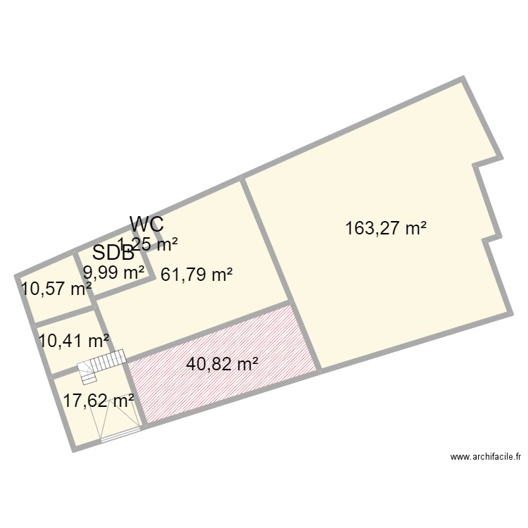 Réhabe patio avant. Plan de 8 pièces et 316 m2