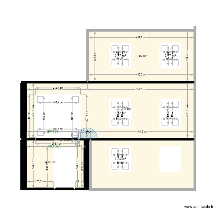 facade. Plan de 12 pièces et 53 m2