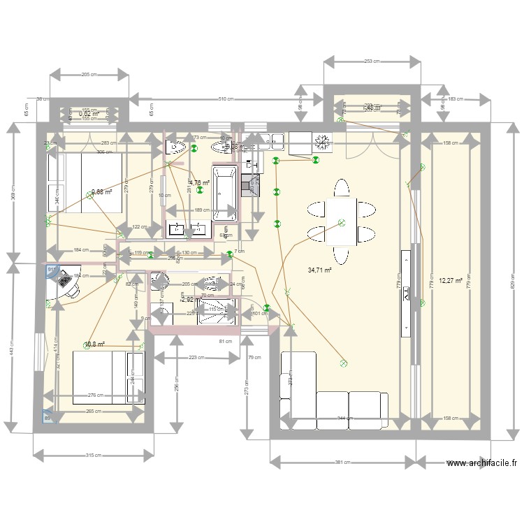 nino font romeu. Plan de 9 pièces et 77 m2