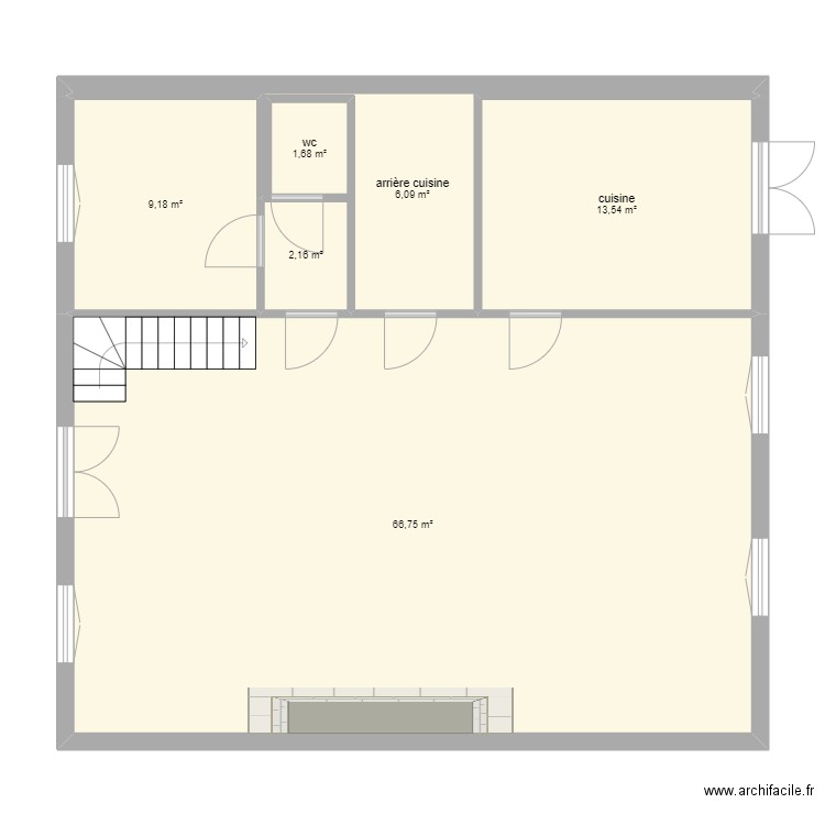 Rez de chaussée. Plan de 6 pièces et 102 m2