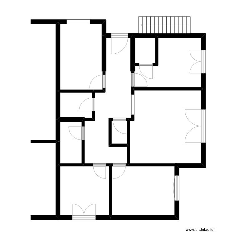 LUCCHISIANI. Plan de 8 pièces et 83 m2