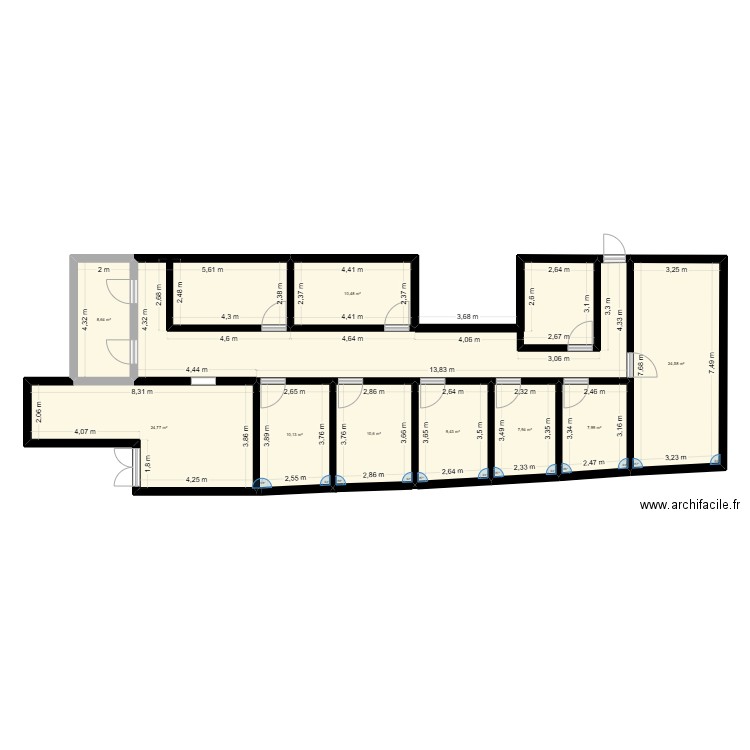 Espace. Plan de 10 pièces et 168 m2