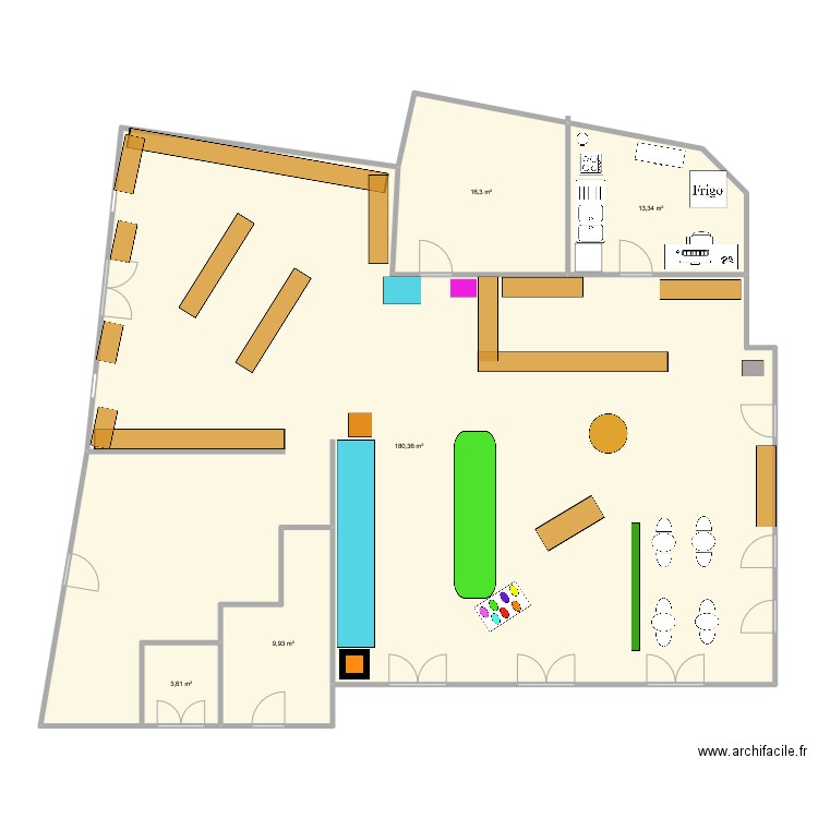 Plan épicerie. Plan de 5 pièces et 224 m2