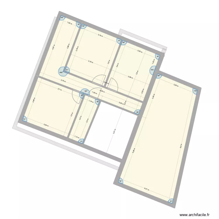 Angers. Plan de 5  et 121 m²