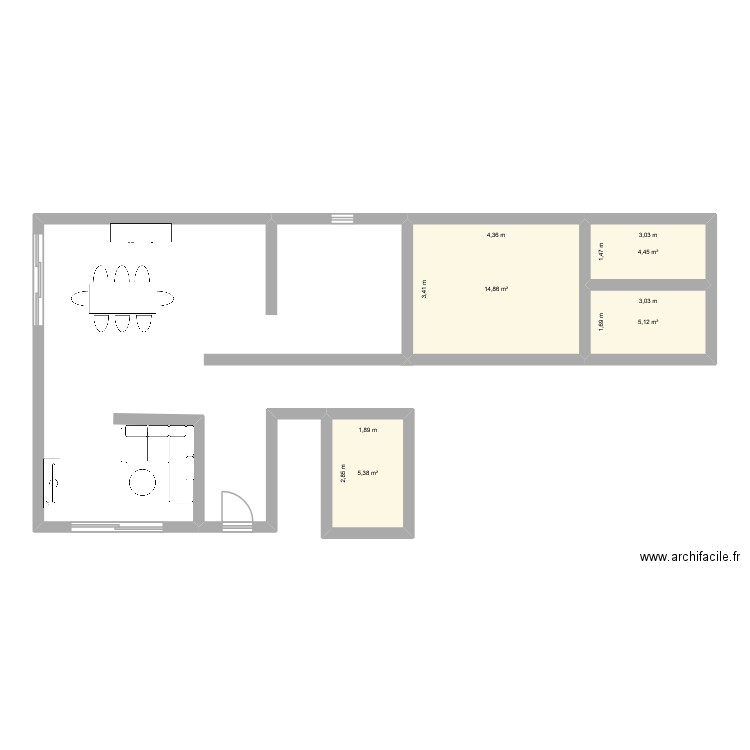 house en construction. Plan de 4 pièces et 30 m2