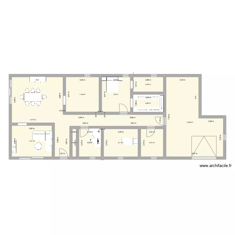 house en construction. Plan de 11 pièces et 135 m²