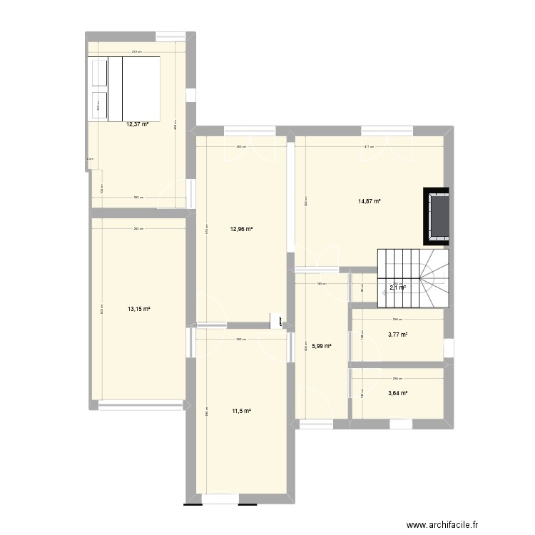 Voute. Plan de 9 pièces et 80 m2