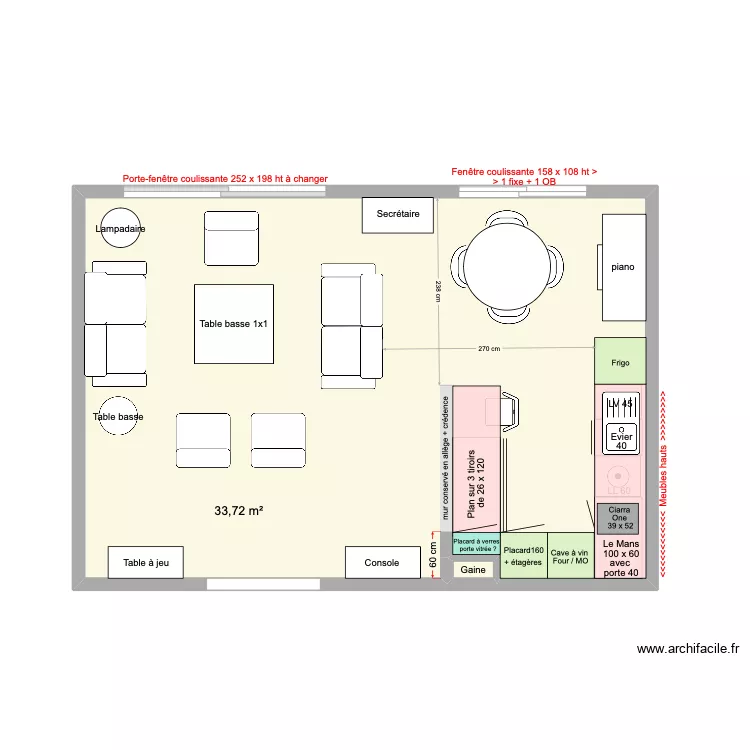 Cuisine four et placard au fond. Plan de 