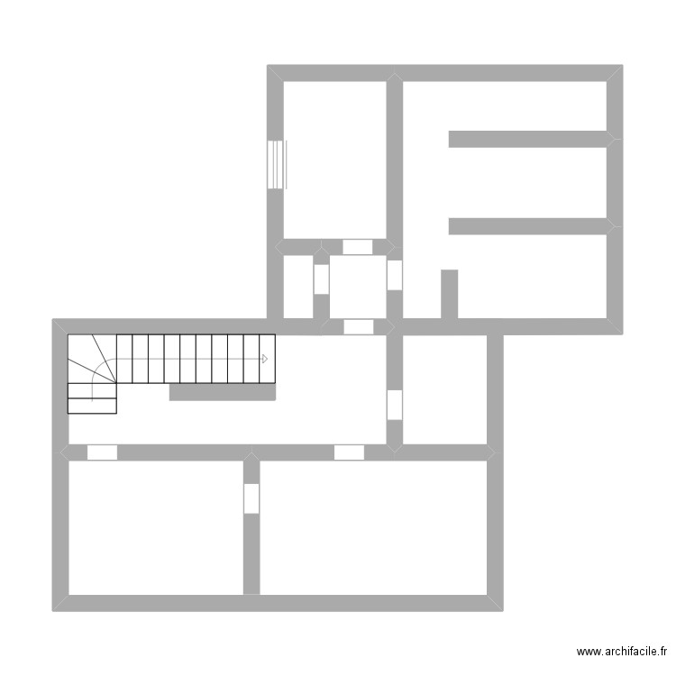 1 etage. Plan de 7 pièces et 45 m2
