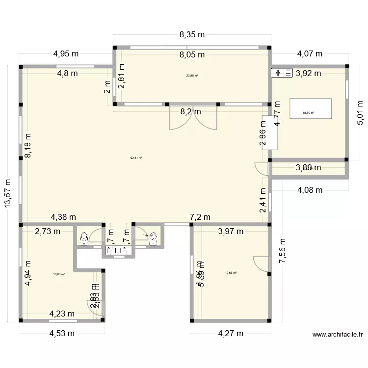 Maison Awai. Plan de 7  et 176 m²
