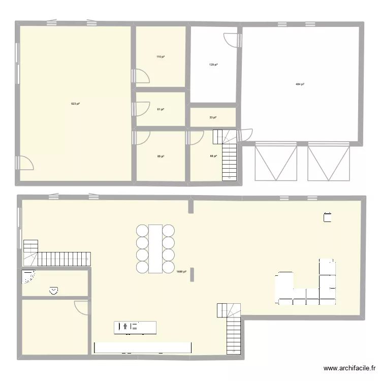 Rez-de-chauss&eacute; avec garage double. Plan de 9 pièces et 307 m²