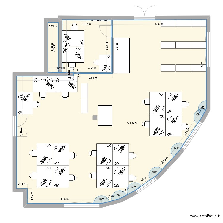 atelier. Plan de 1 pièce et 131 m2