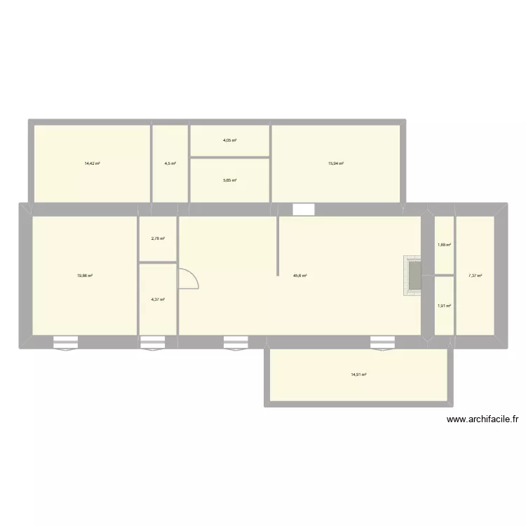 RDC. Plan de 13 pièces et 143 m²