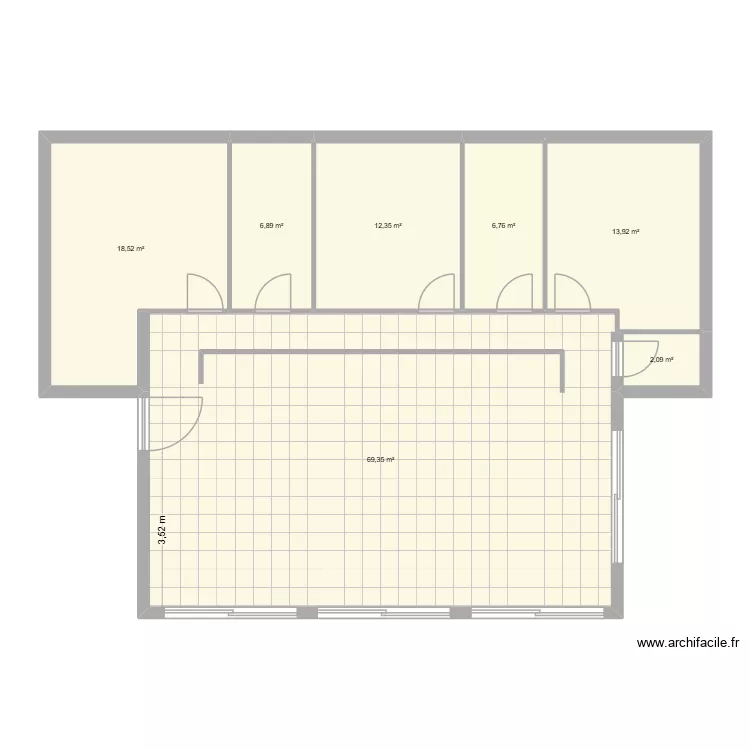 MAISON. Plan de 7  et 130 m²
