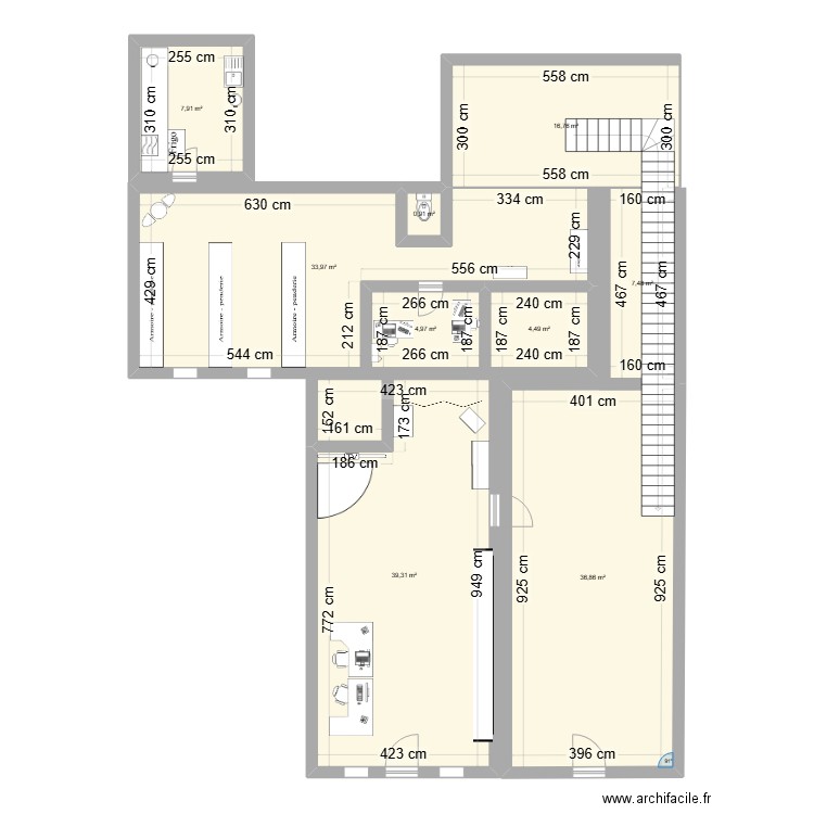 Boutique TFC. Plan de 9 pièces et 153 m2