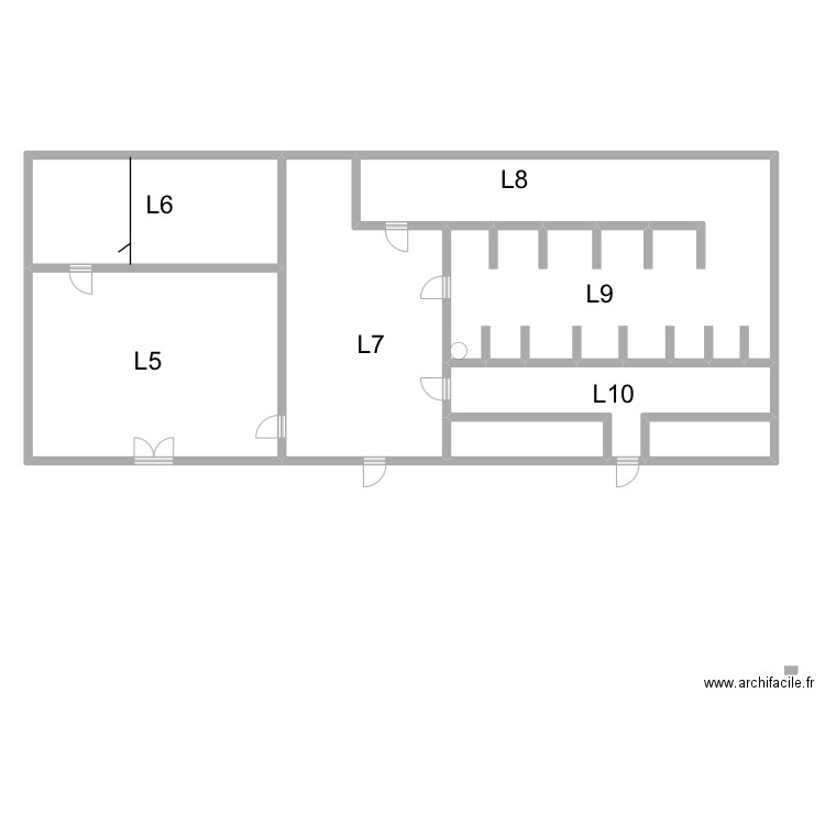Rdc HT BT. Plan de 7 pièces et 259 m2