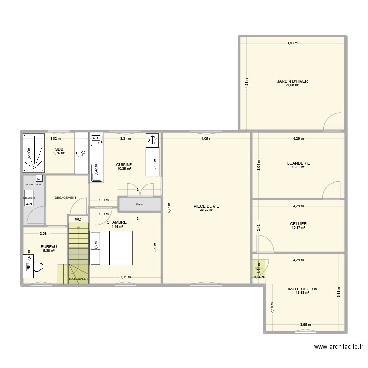 Sainte Trie. Plan de 14 pièces et 129 m2