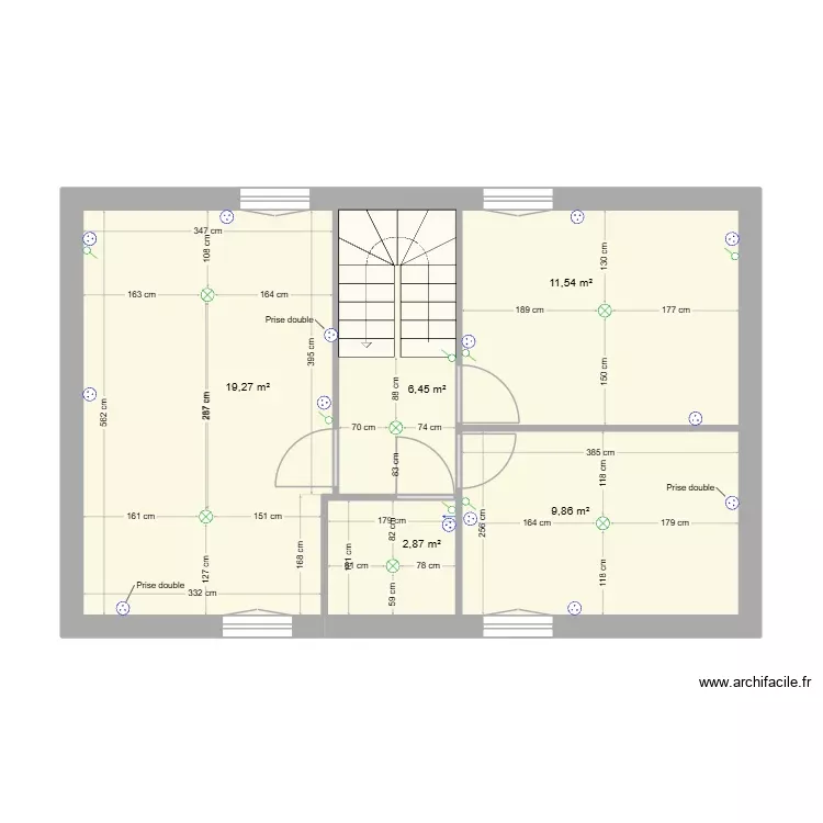 Maison Etage. Plan de 5 Pièces et 50 m²