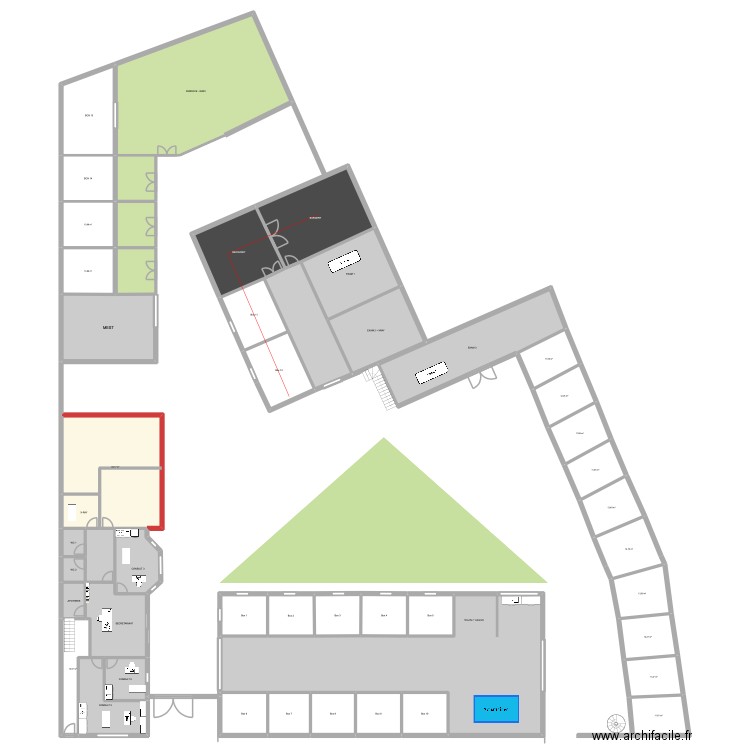 Drags. Plan de 49 pièces et 1012 m2