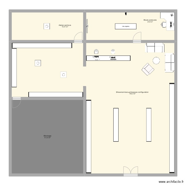 Magasin velo. Plan de 4 pièces et 243 m2
