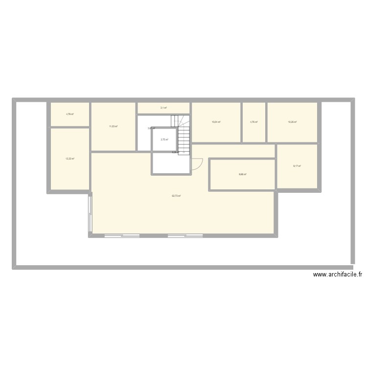 attique platta. Plan de 13 pièces et 151 m2