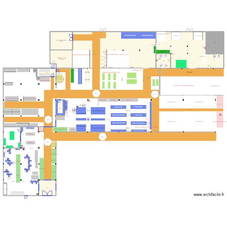 MAG CEN ZONE STOCKAGE. Plan de 11 pièces et 675 m2